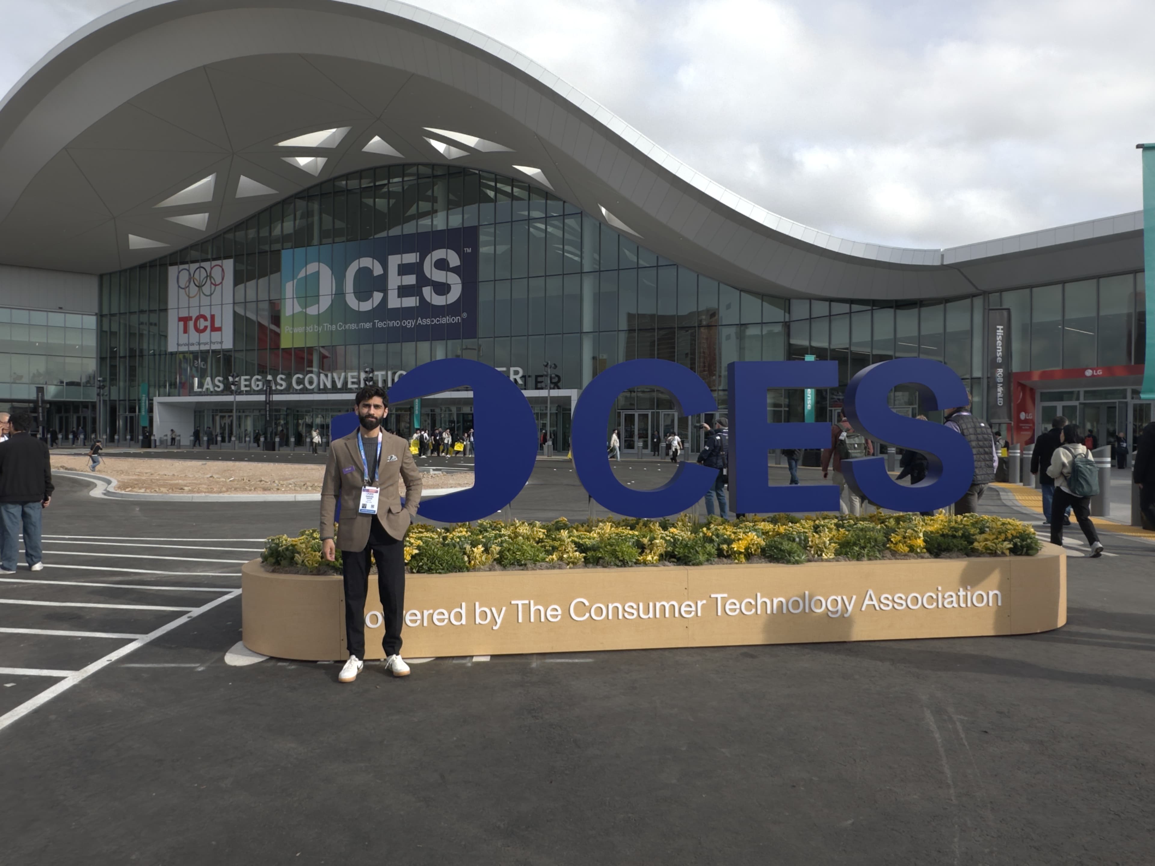 Darvan Shvan at CES Las Vegas representing Revge